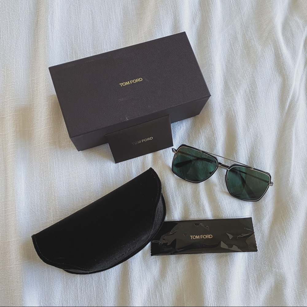 | Tom Ford | Lionel Sunglasses | Black |